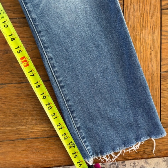 MOTHER DENIM Hustler Ankle Fray in Healing Jar (29) - Picture 12 of 16